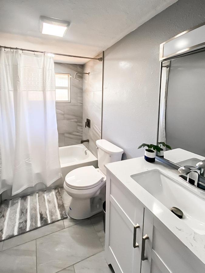 Sarasota Modern, Spacious, Comfy, Queen Beds, Backyard Rental Zewnętrze zdjęcie